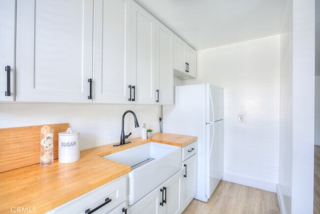 Building Photo - 4255 5th St