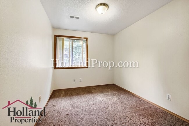 Building Photo - 15459 SW Donna Ct