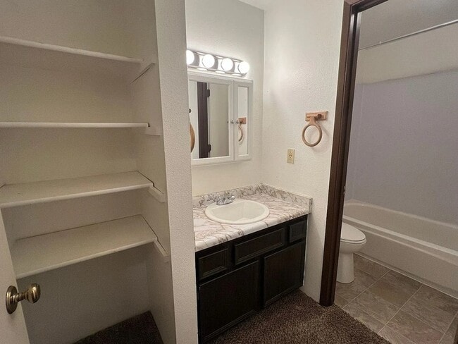 Building Photo - 19115 SE Yamhill St