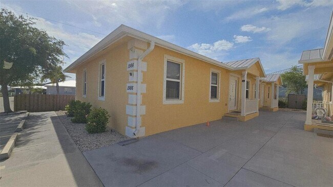 Building Photo - 1986 Mississippi Ave