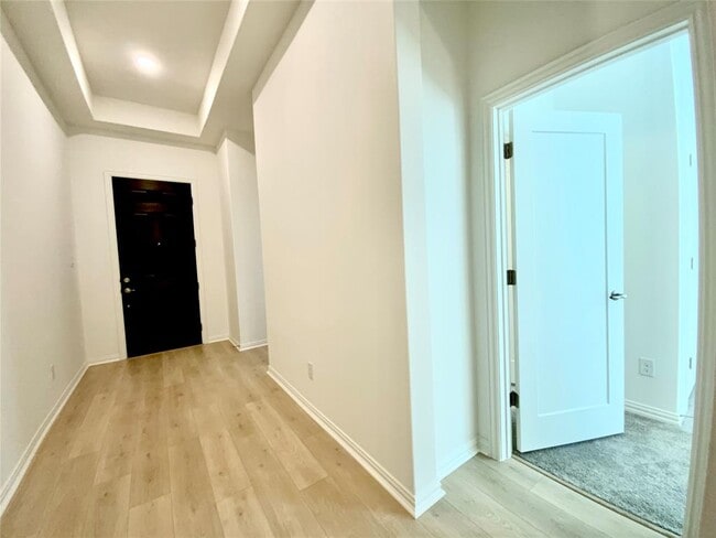 Building Photo - 247 Du Bois Ln