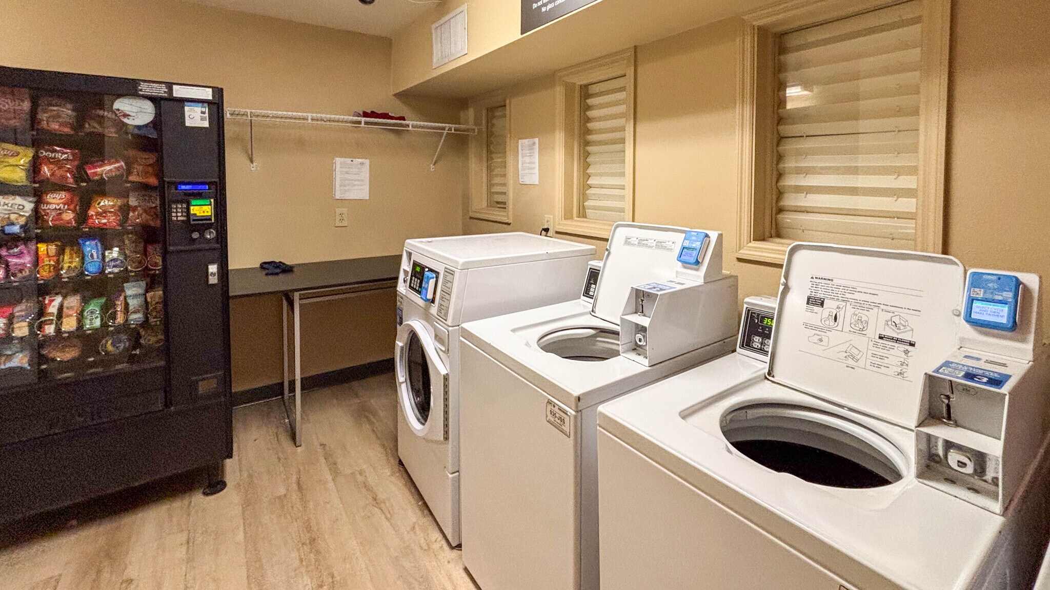 Building Photo - 530 Woods Lake Rd