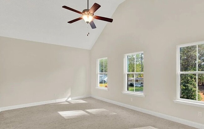 Building Photo - Renovated 2 story home located in the heart of Richmond Hill