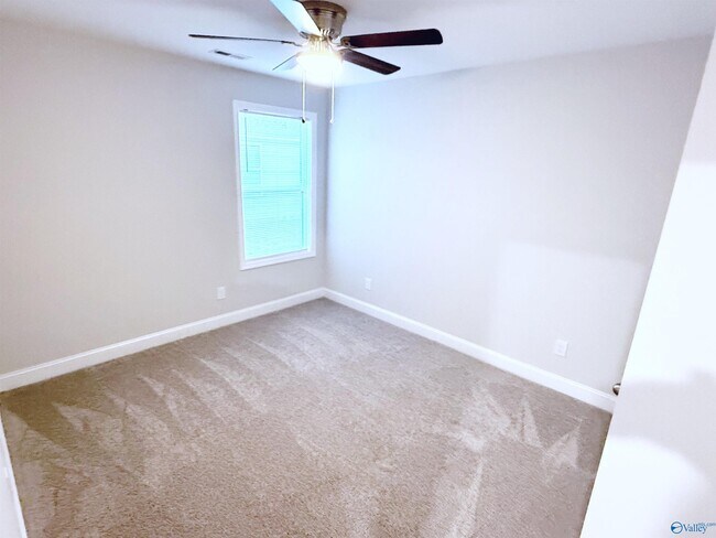 Building Photo - 118 Fuller Dr