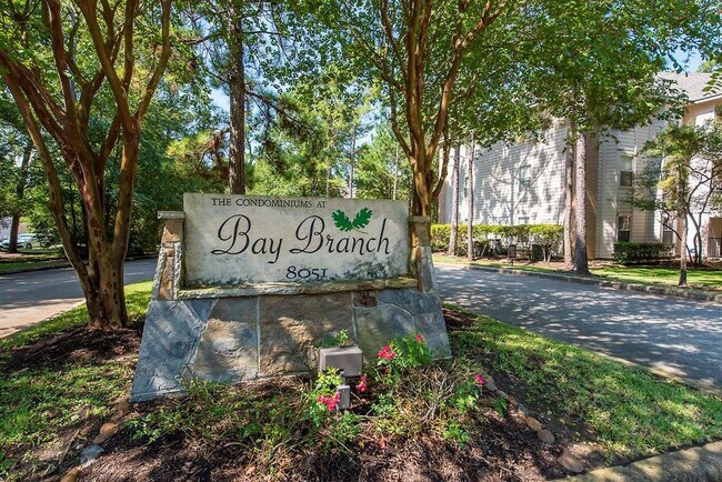 Building Photo - 8051 Bay Branch Dr