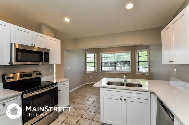 Building Photo - 3304 SW 11th Ct