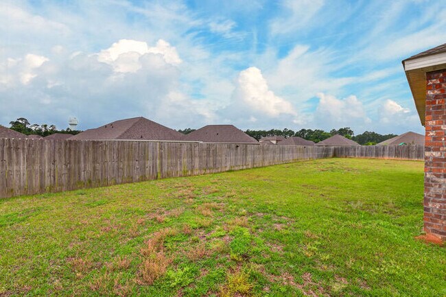 Building Photo - 15610 Ridge Ct
