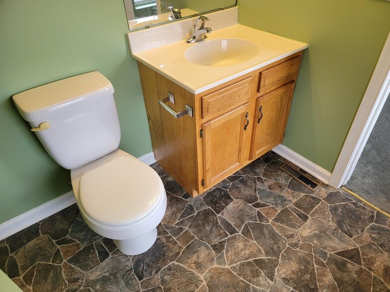 Building Photo - 2006 Greystone Dr