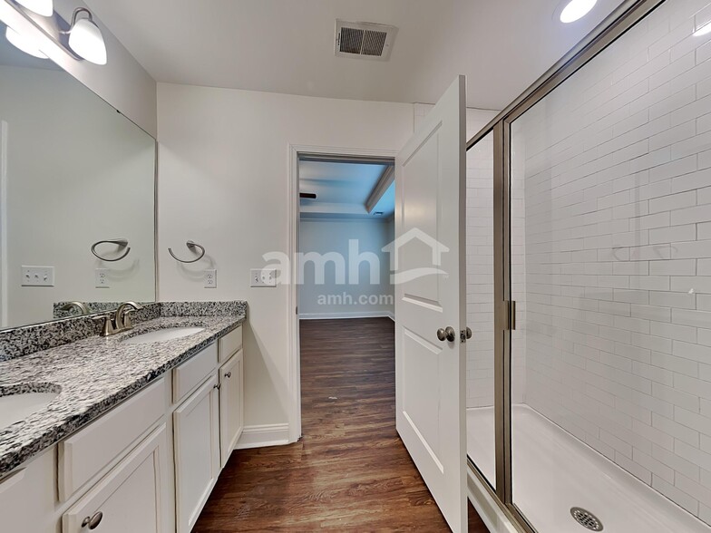 Building Photo - 137 Sweet Gum Dr