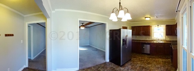 Building Photo - 602 Plaza Dr