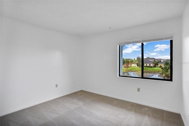 Building Photo - 5223 Vineland Rd