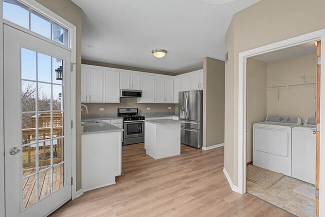 Building Photo - 1475 Sedgewood Ct