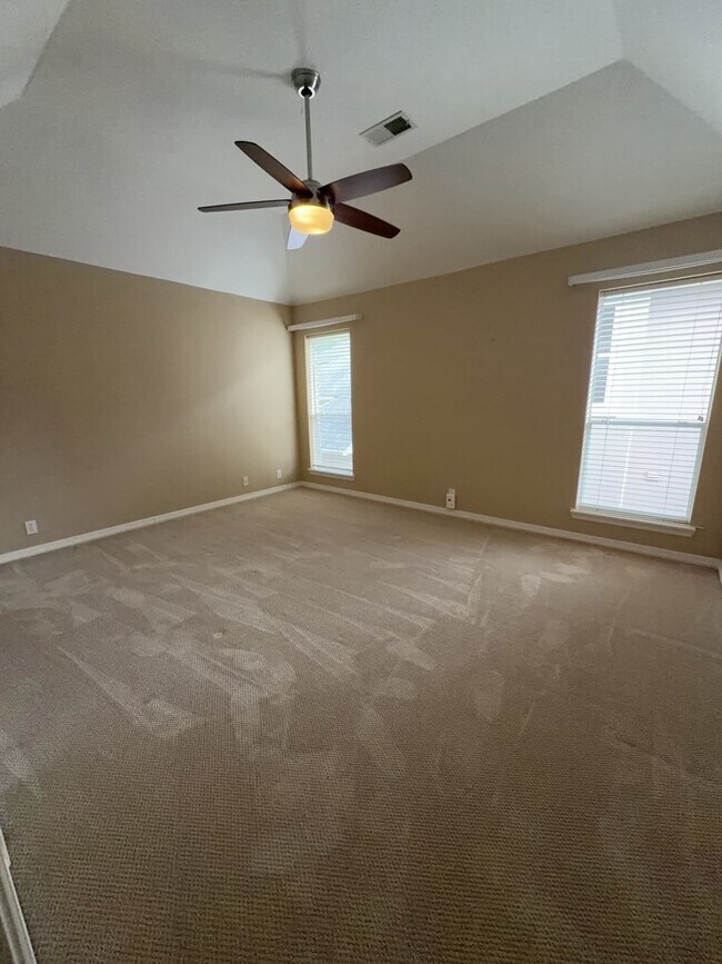 Building Photo - 16410 Emilia Ct