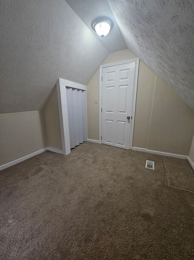 Building Photo - 3643 W 47th St