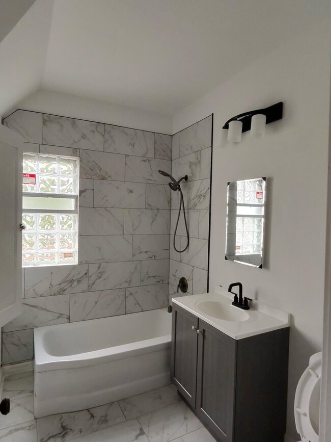 Building Photo - 3805 N 20th St