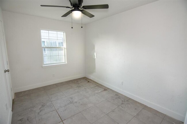 Building Photo - 10911 Ritow St