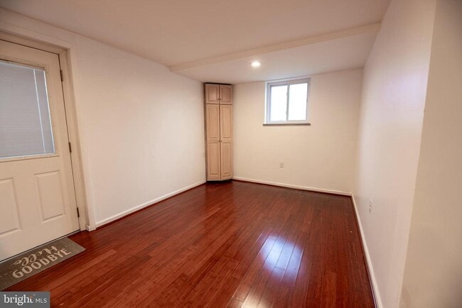 Building Photo - 6017 Walhaven Dr