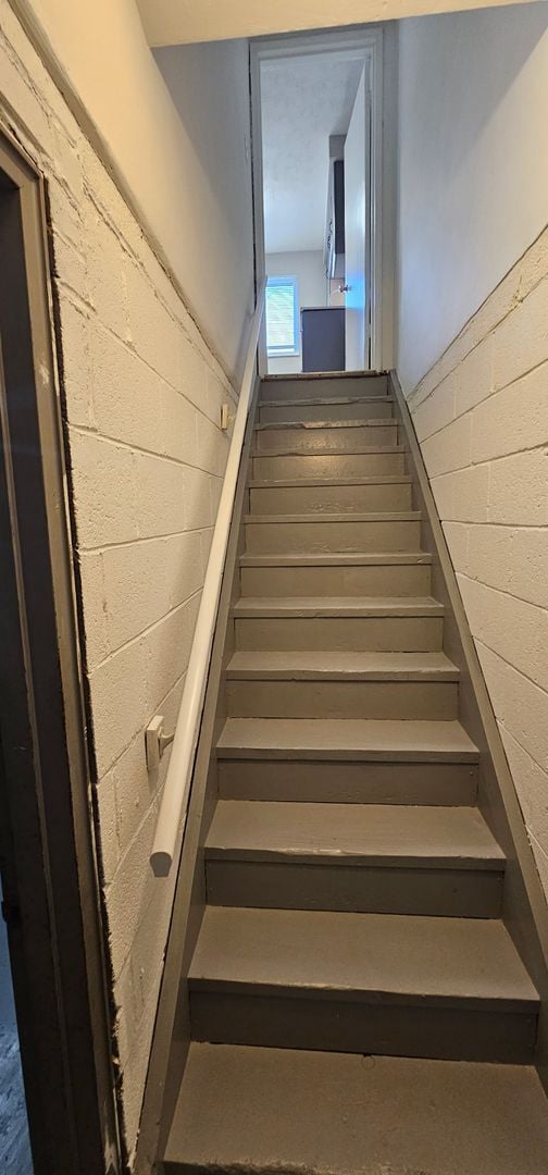 Building Photo - Cozy 2 bed 1 bath  townhouse with attached...