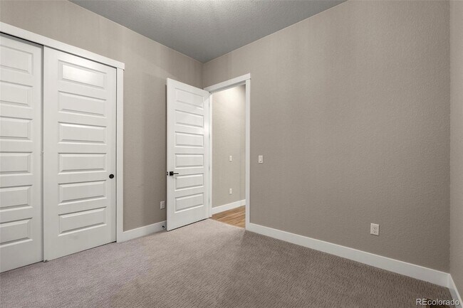 Building Photo - 16349 Bassett Ml Wy