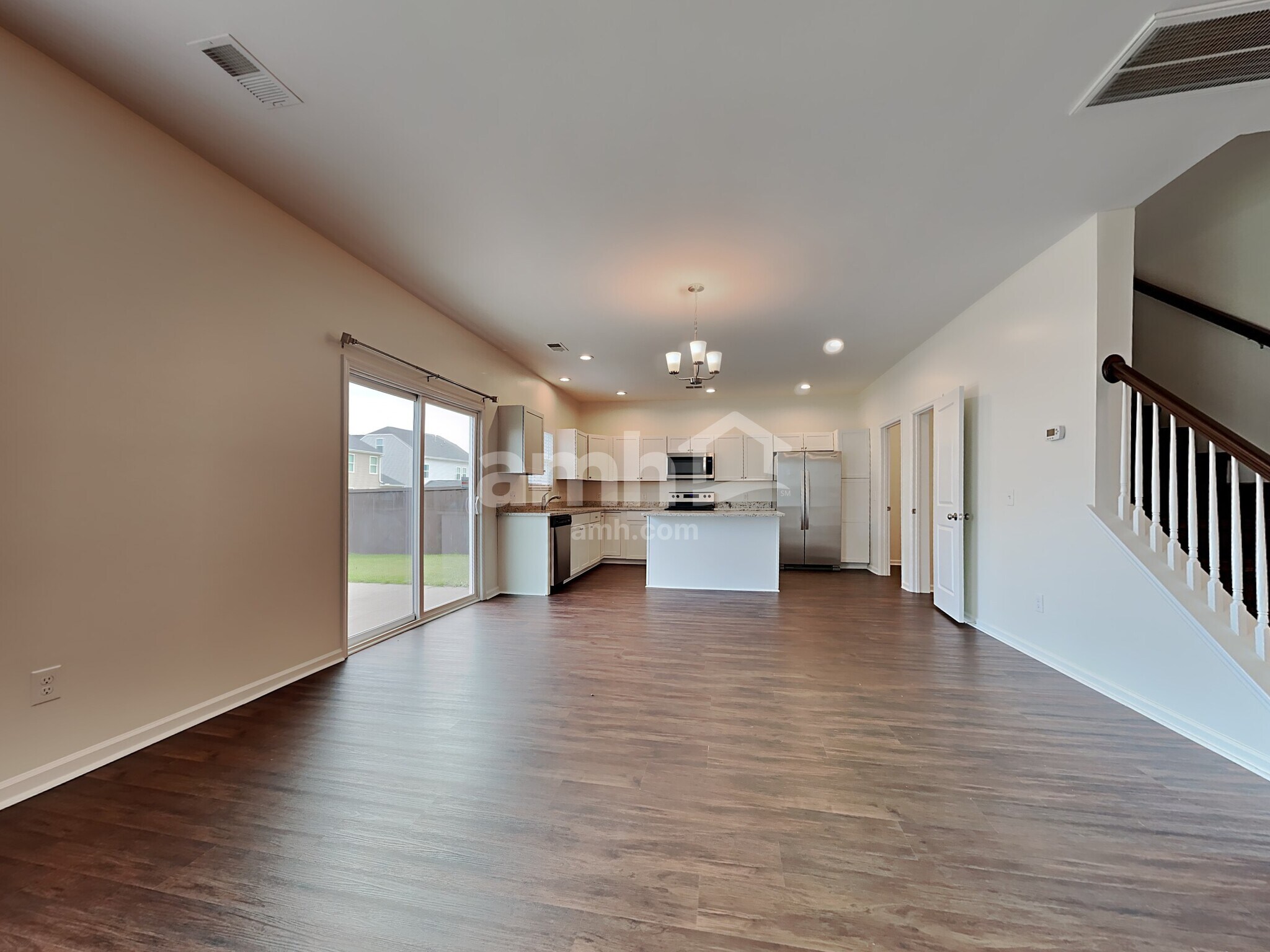 Building Photo - 136 Weeping Cypress Dr