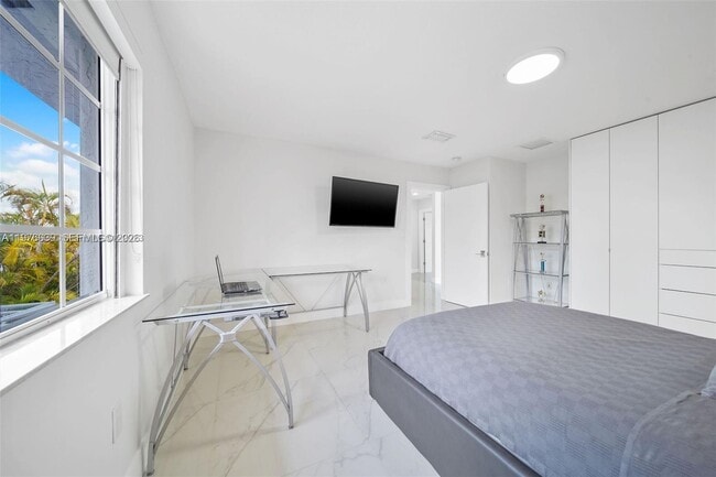 Building Photo - 3436 SW 88th Pl