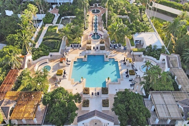 Building Photo - 2000 Island Blvd