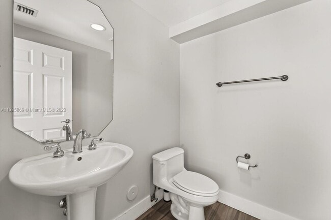 Building Photo - 3110 NE 210th Terrace