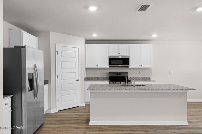 Building Photo - 7337 Morningside Dr