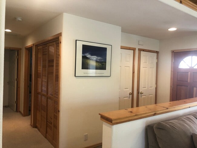 Building Photo - Long term Lease in Tahoe Donner- $2168 per month Furnished