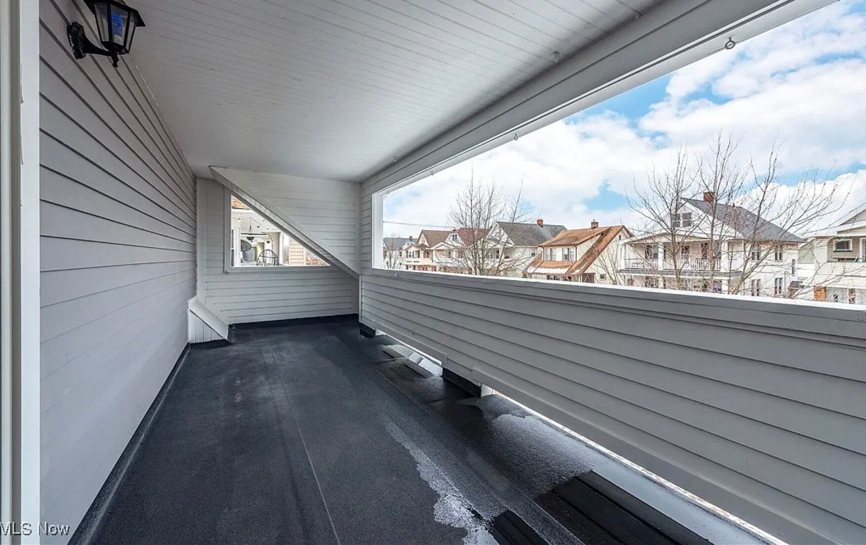 Building Photo - 2085 Chesterland Ave