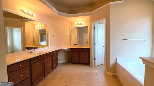 Building Photo - 5220 Brierstone Dr