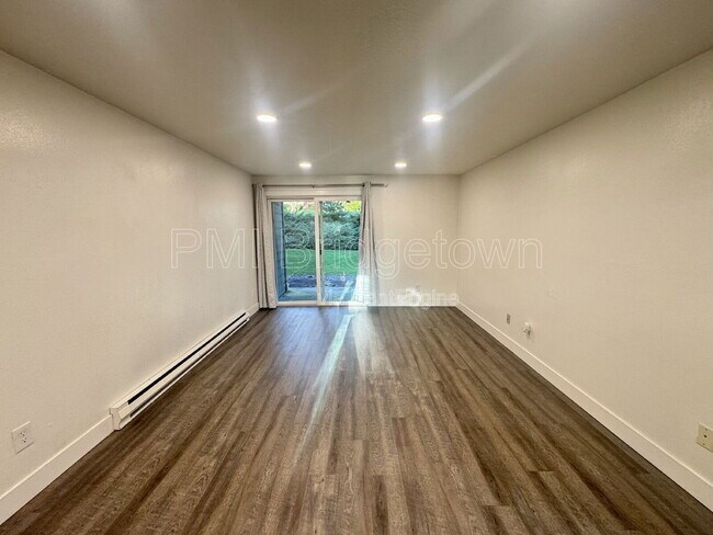 Building Photo - 12642 NW Barnes Rd