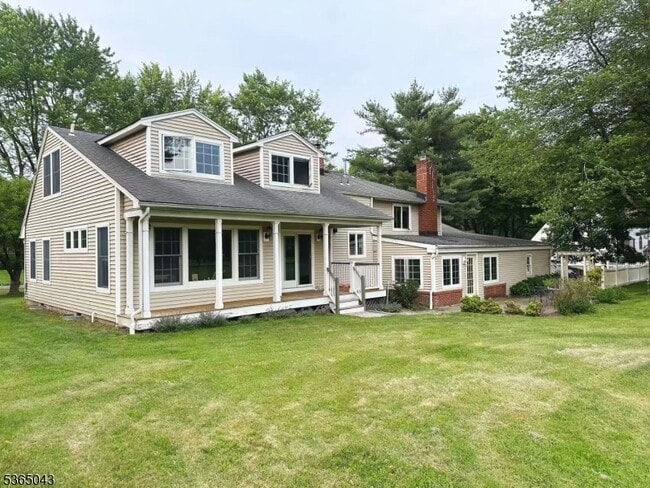 Building Photo - 21 Meadowview Rd