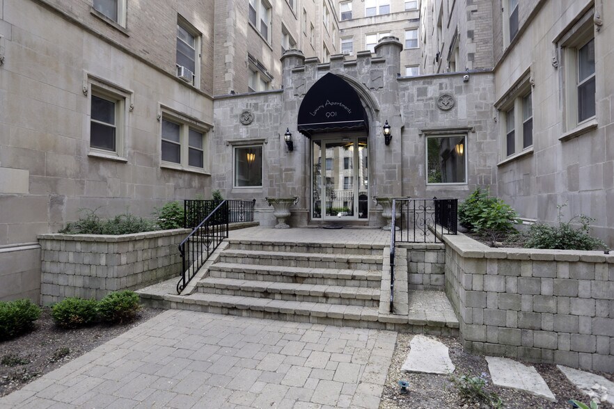 The Renaissance 901 W Argyle St 901 W Argyle St Chicago IL 60640