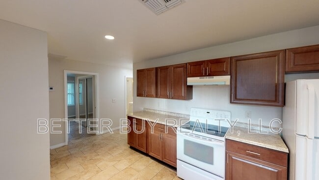 Building Photo - 300 N Church St