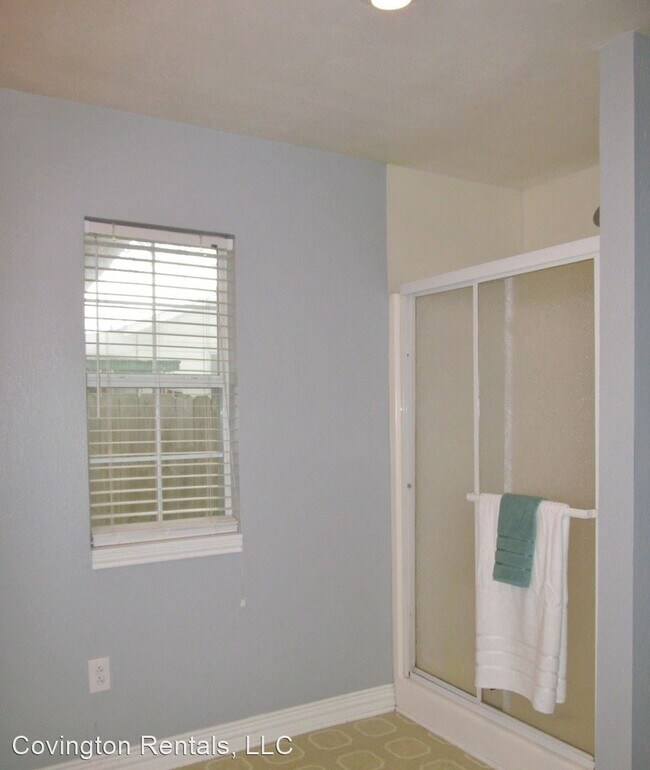 Building Photo - 3 br, 2 bath House - 211 W 14th Ave