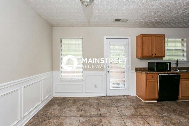 Building Photo - 3 Bedroom Pet-Friendly Home in Atlanta, GA with Main Street Renewal