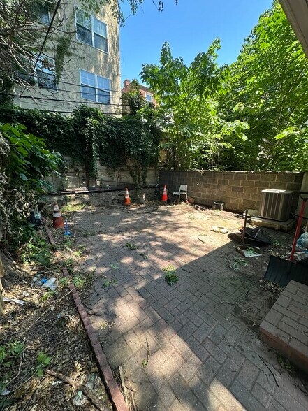 Building Photo - 3809 Baring St