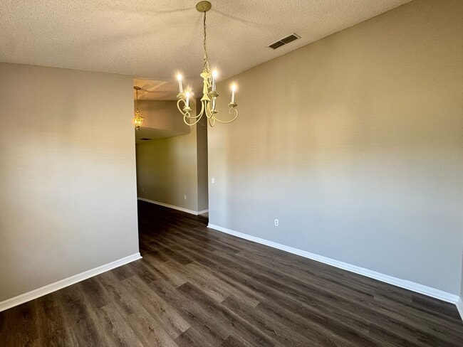 Building Photo - Split Floor plan 3/2 in Poinciana