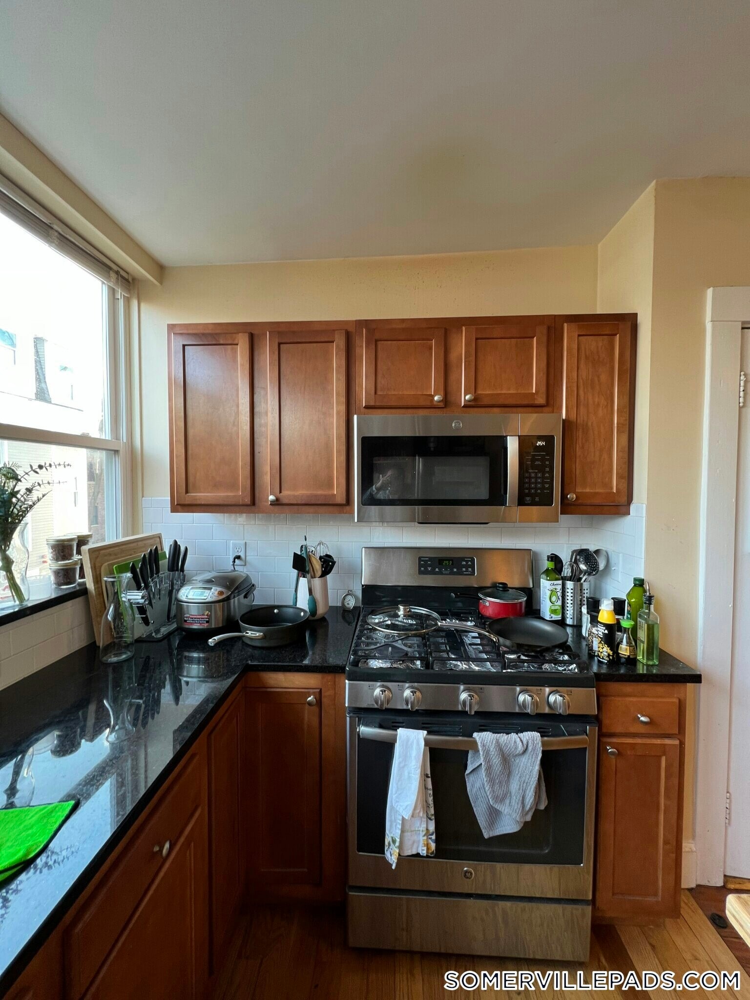 Building Photo - 332 Beacon St