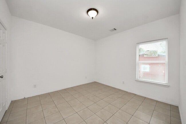 Building Photo - 9210 Wheatley St