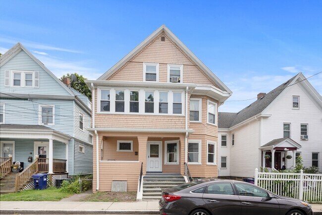 Primary Photo - 30 Sanford St