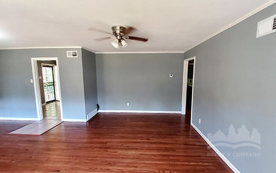 Building Photo - Welcome to the charming "Can't Get Any Cut...