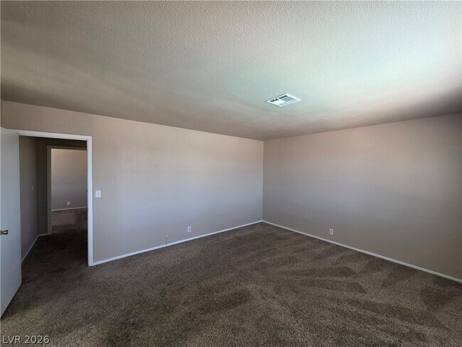 Building Photo - 1745 Mt Hood St