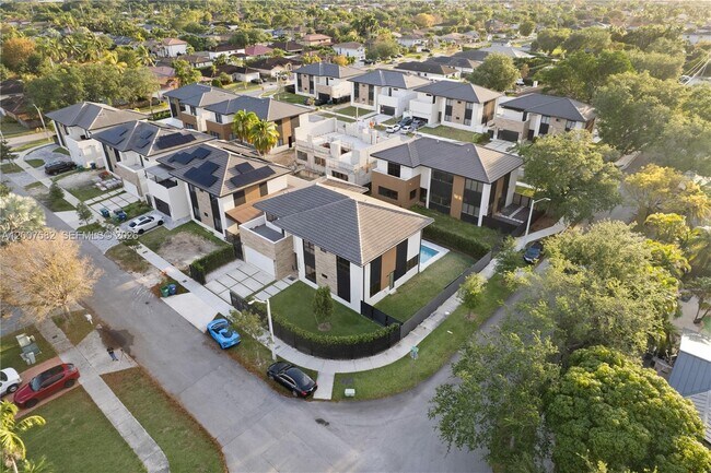 Building Photo - 17900 SW 149th Ave