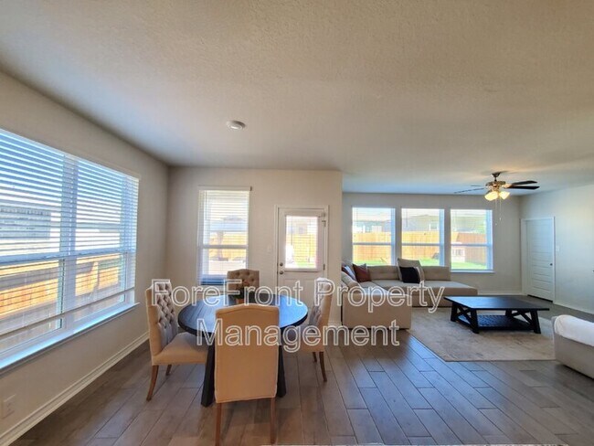 Building Photo - 9331 Aten Shore