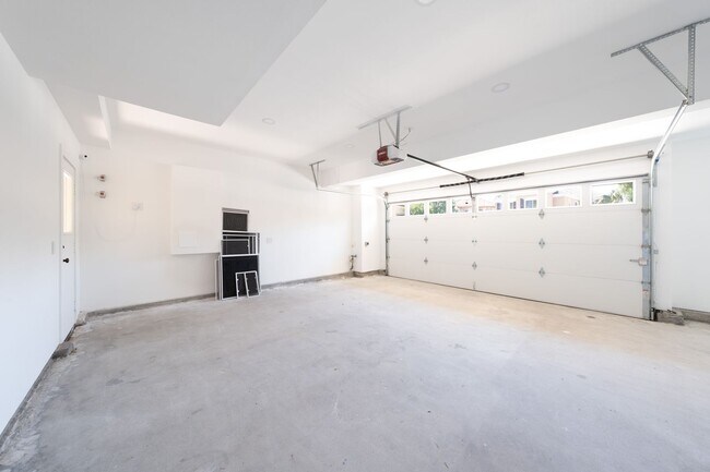 Building Photo - 1620 Arch Bay Dr