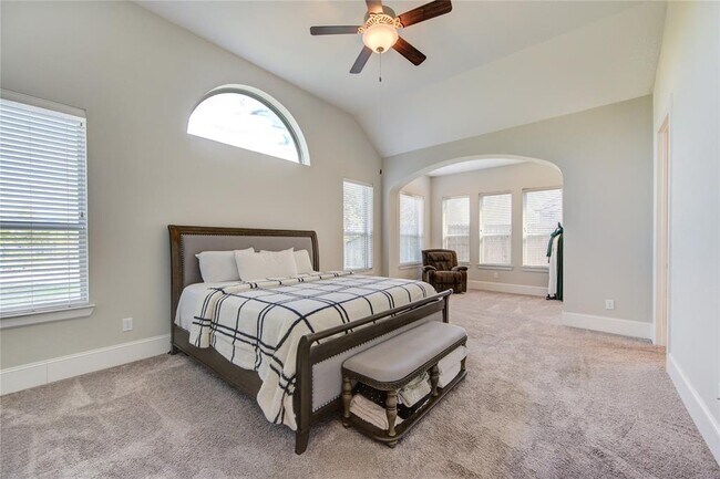 Building Photo - 2403 Juniper Bnd
