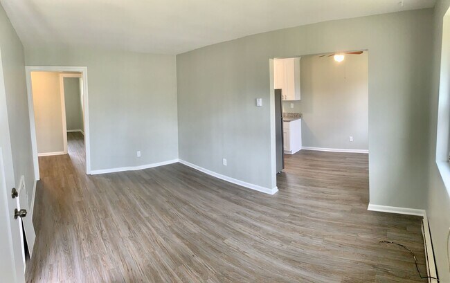 Building Photo - Woodview Avenue (314 and 316)