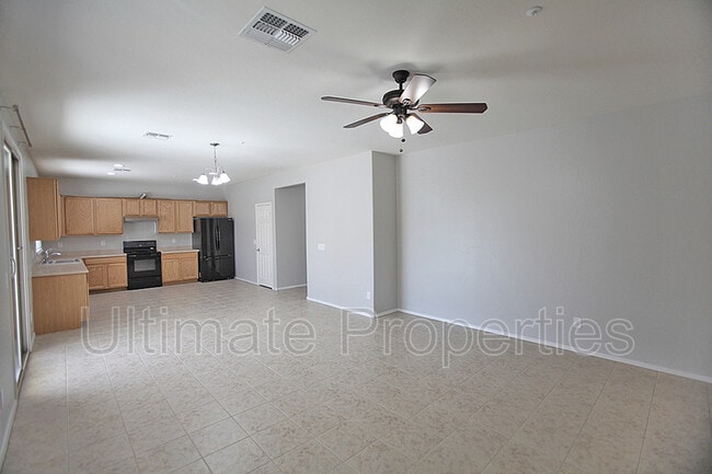 Building Photo - 8873 W Cameron Dr